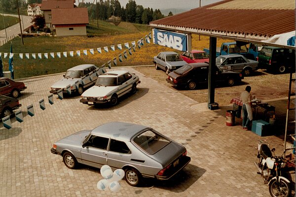 Saab Fahrzeuge bei Auto Baier im Juni 1984.