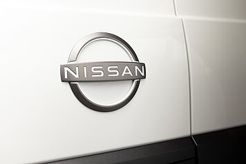 Nissan Townstar Elektro Kastenwagen Emblem