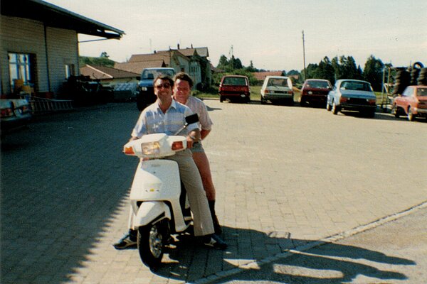 Max Baier mit einem Freund 1987. Max Baier mit einem Freund 1987.