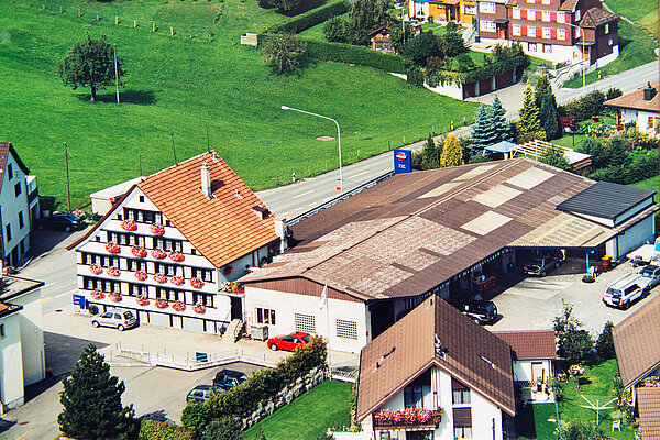 Luftaufnahme Auto Baier AG im September 2000